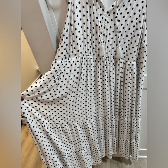 Torrid Polka Dot Dress Size 2 with Pockets!! - Picture 5 of 6